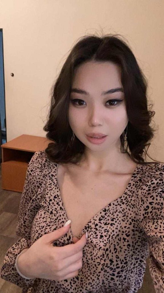 Эскортница Мадина