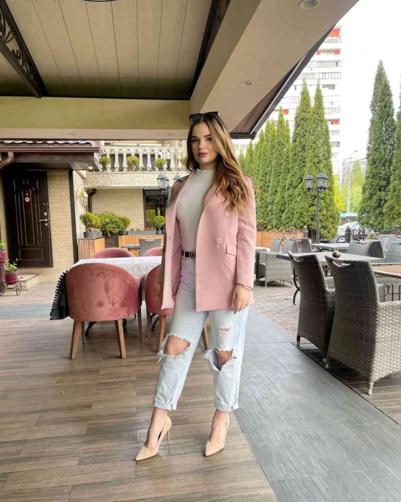 Эскортница Малика