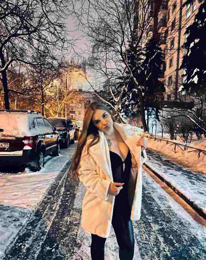 Эскортница Малика