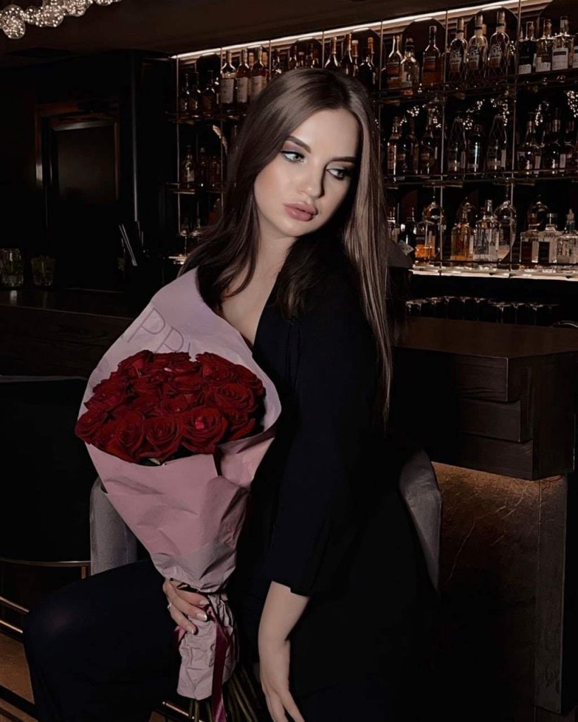 Эскортница Малика