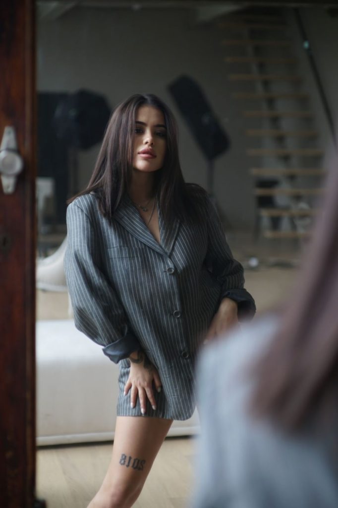 Эскортница Маша